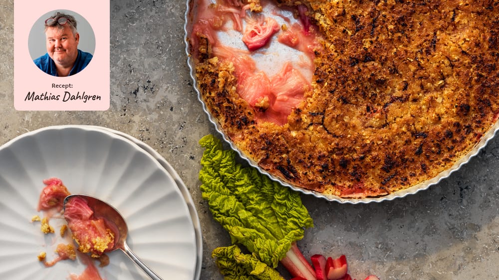 Rabarbersmulpaj med vaniljvisp