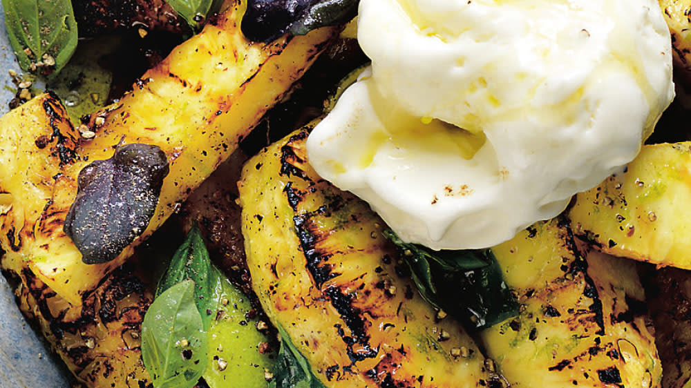 Grillad ananas med honung och vaniljglass