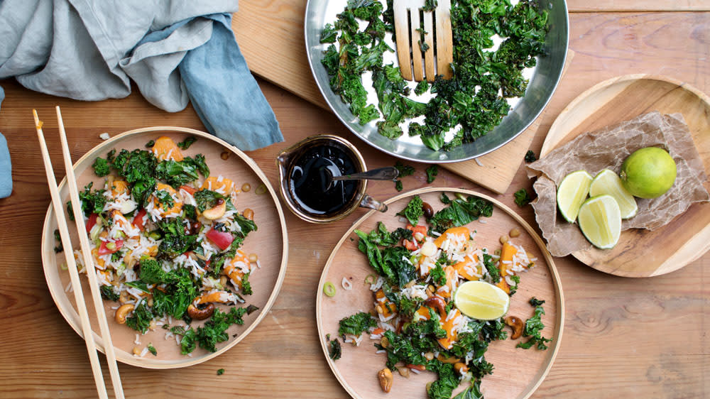 Thaisallad med rostad butternut och cashewnötter