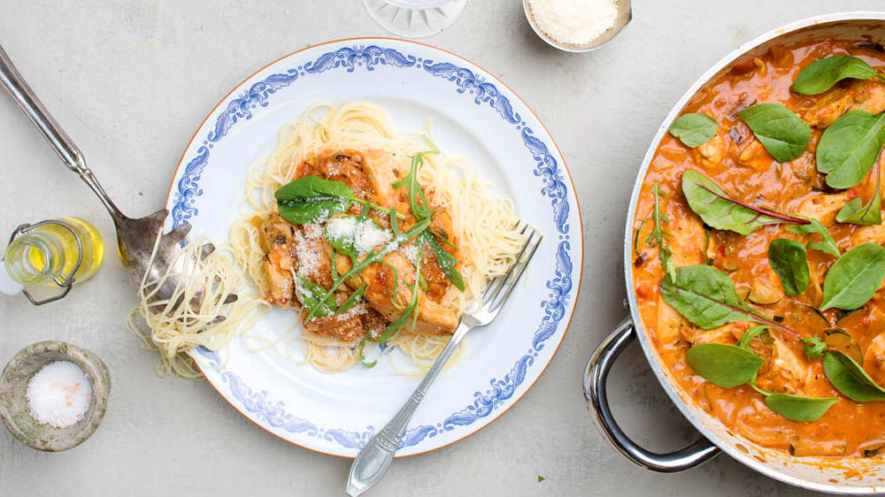Italiensk kycklingpasta primavera med fänkål
