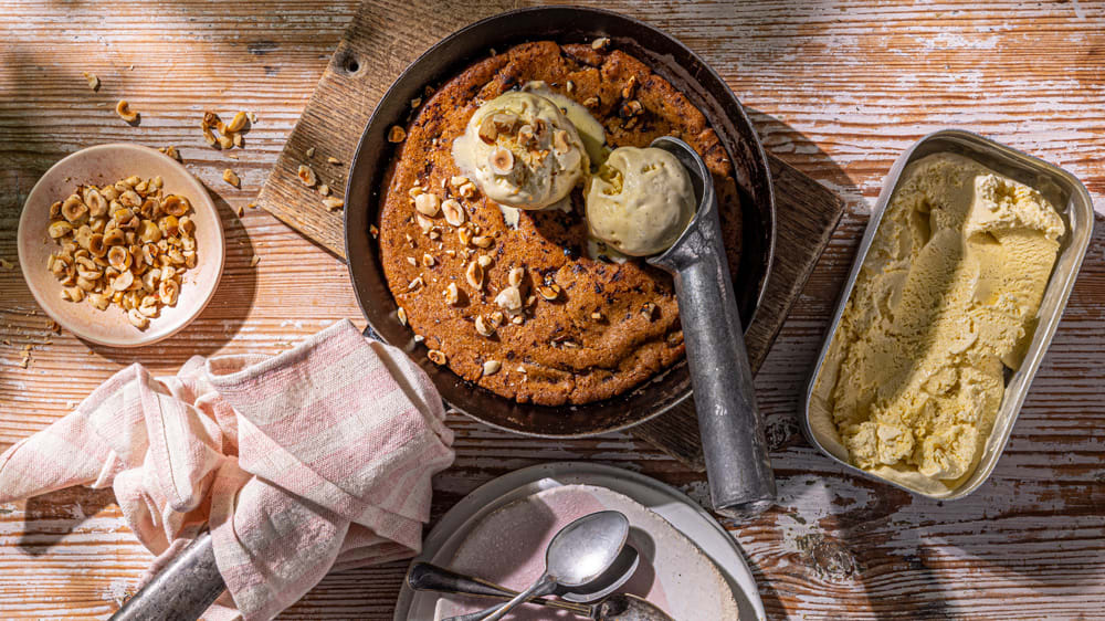 Chocolate Chip Cookie med vaniljglass och nötkross