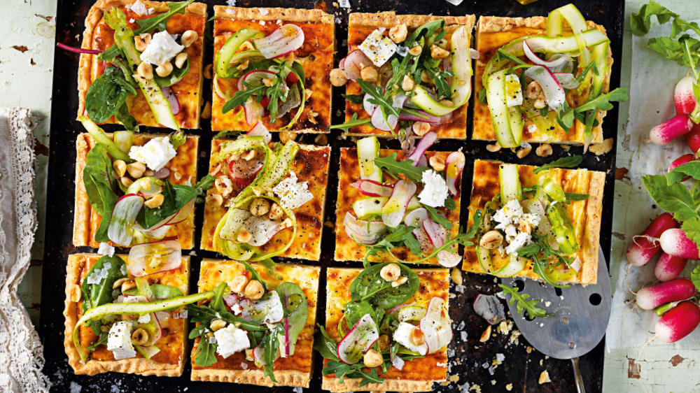 Ostpaj med feta och primörer