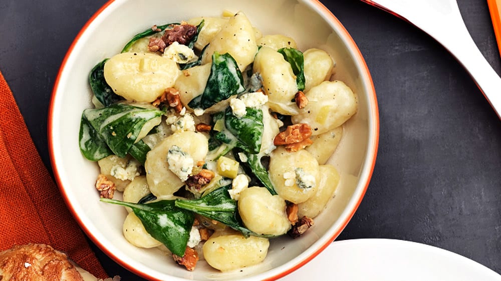 Gnocchi med ädelost och valnötter