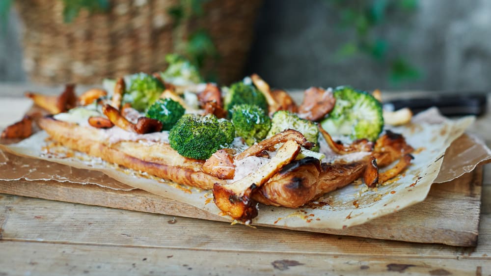 Kantarellflarn med rostad broccoli