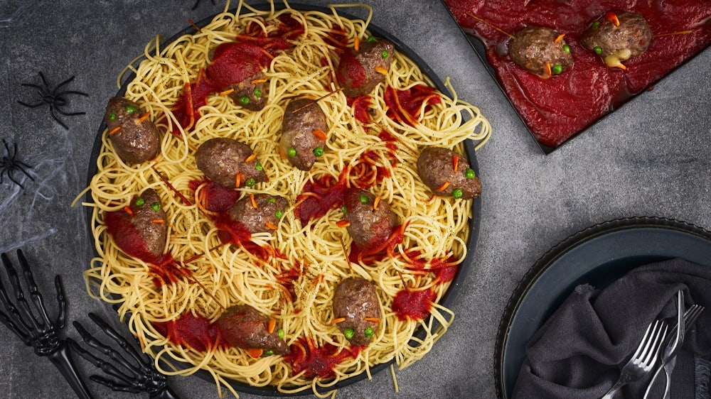 Små färsmöss med spaghetti och tomatsås