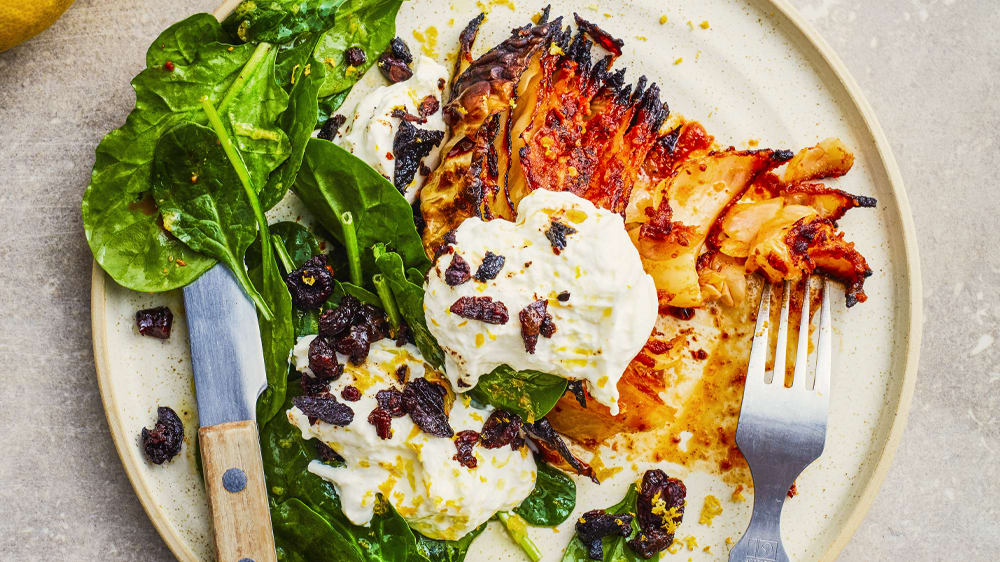 Ugnsbakad vitkål med röd pesto eller nduja