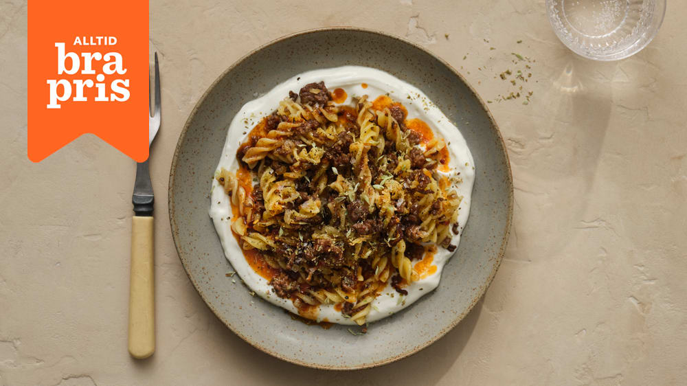 Pasta med färs, yoghurt och brynt chilismör