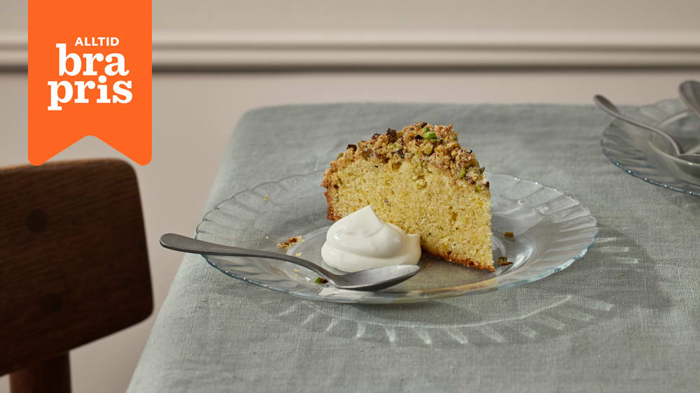 Apelsinkaka med kardemumma och pistage-crumble