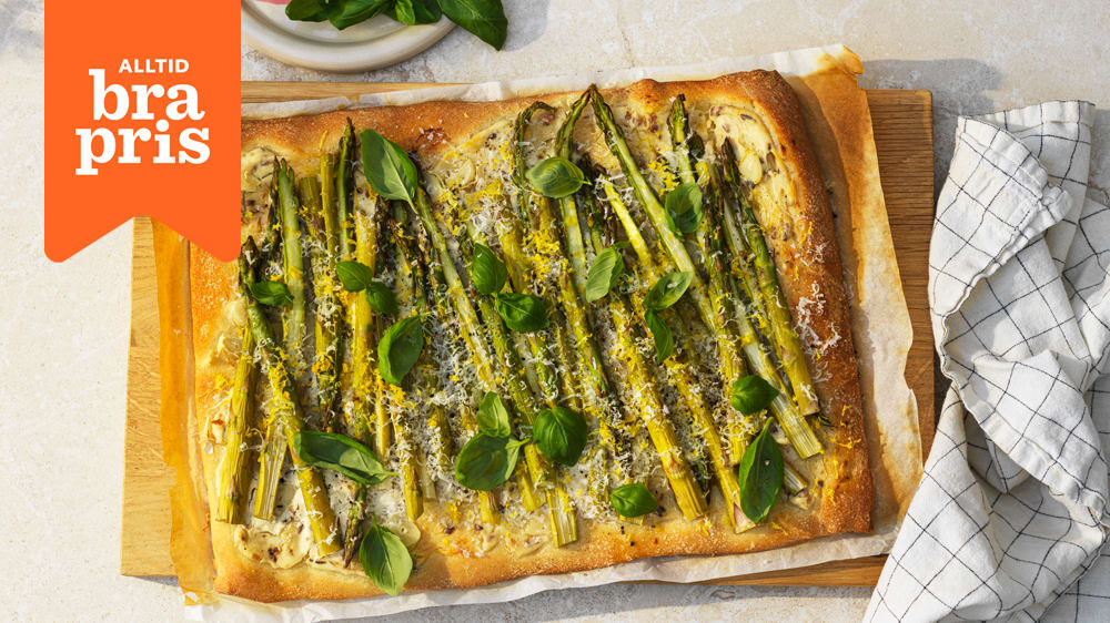 Sparrispizza med sardellkräm och färsk vitlök