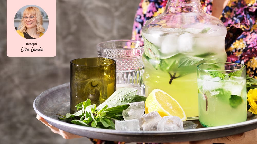 Salty lemonade med thaibasilika och mynta