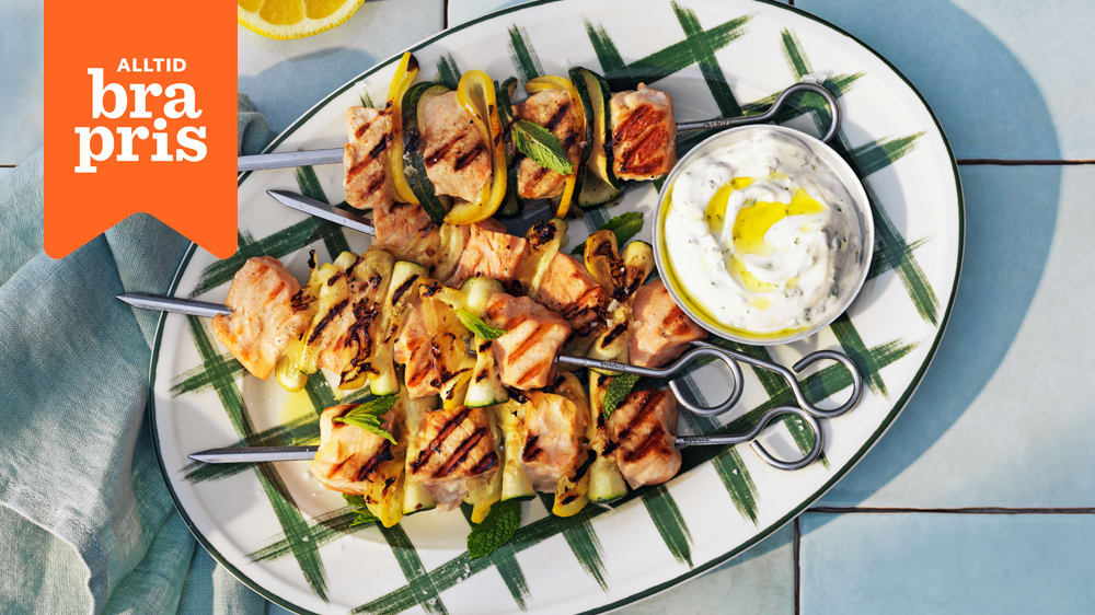 Lax-souvlaki med myntayoghurt