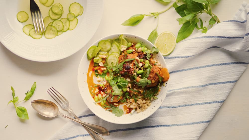 Kycklingköttbullar i röd curry