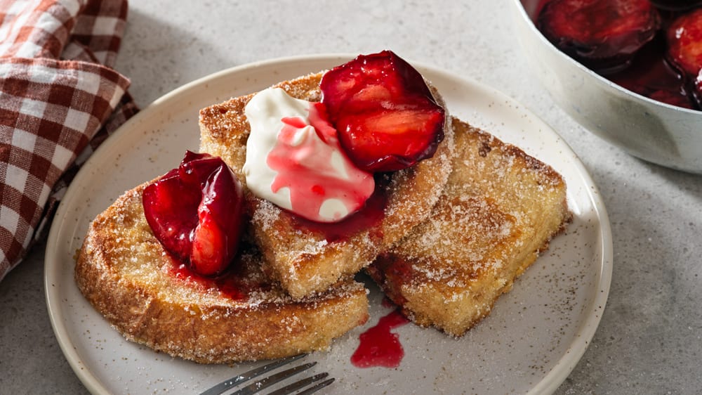 Fattiga riddare med plommonkompott