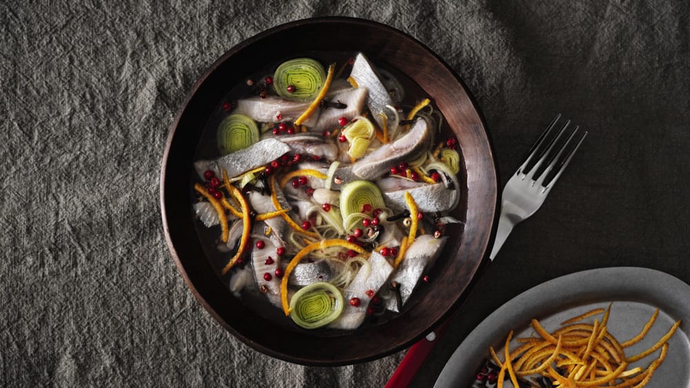 Clementinsill med purjo och rosépeppar