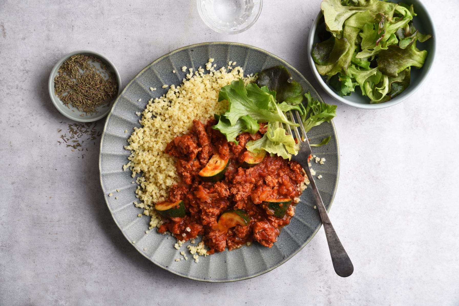 Chorizogryta med gryn och mixsallad