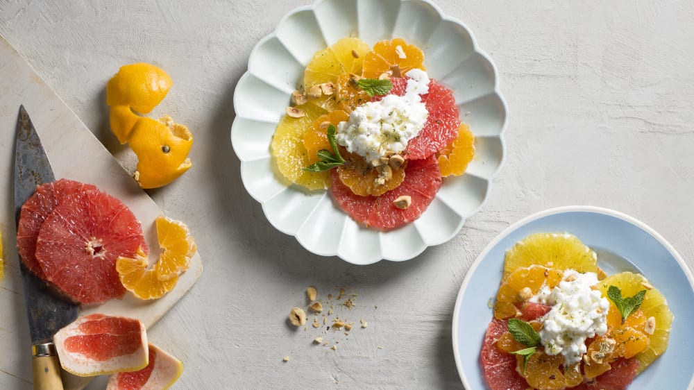 Citrussallad med vaniljkeso och myntasocker