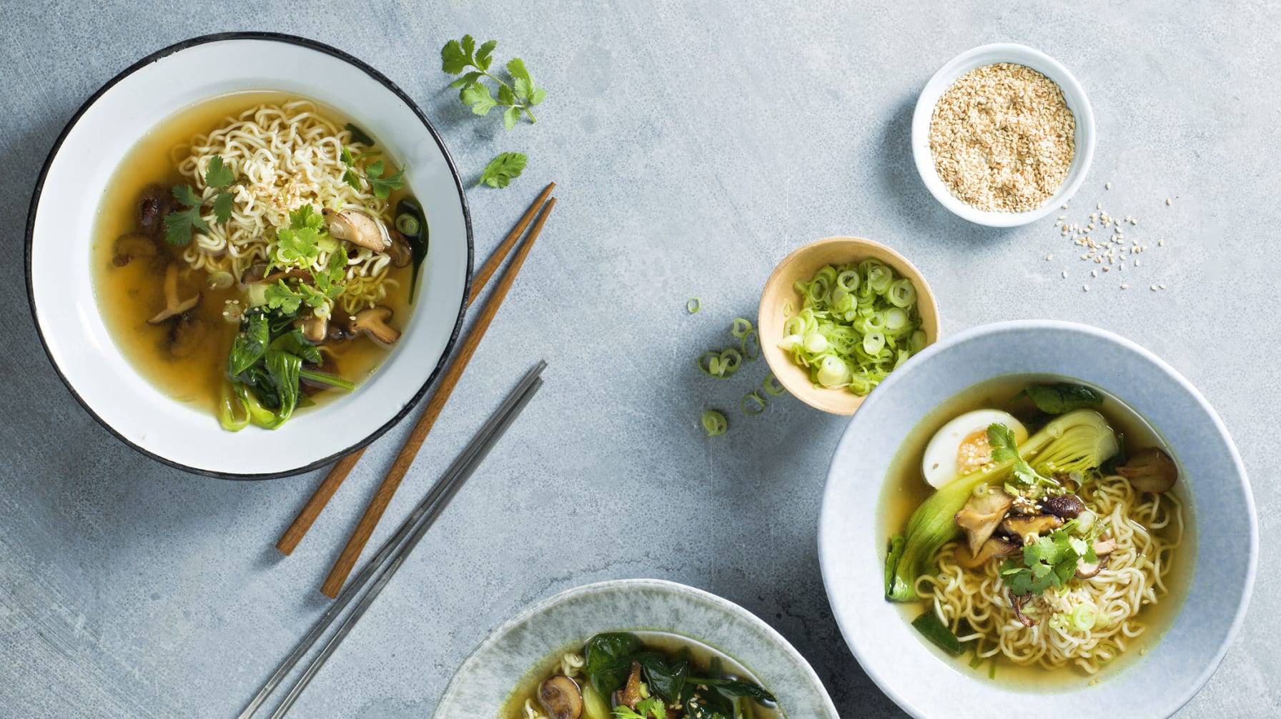Enkel ramen med pak choi och svamp