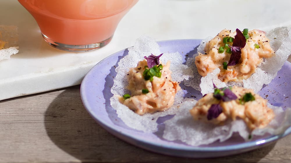 Rispappersnittar med het laxröra