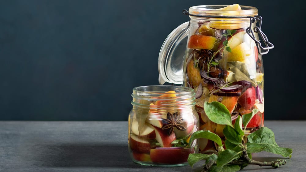 Picklade äpplen med stjärnanis och timjan