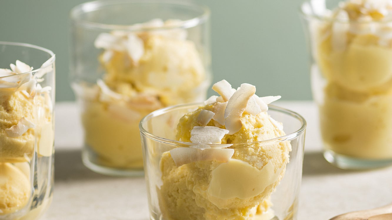 Snabb mangoglass med kokos