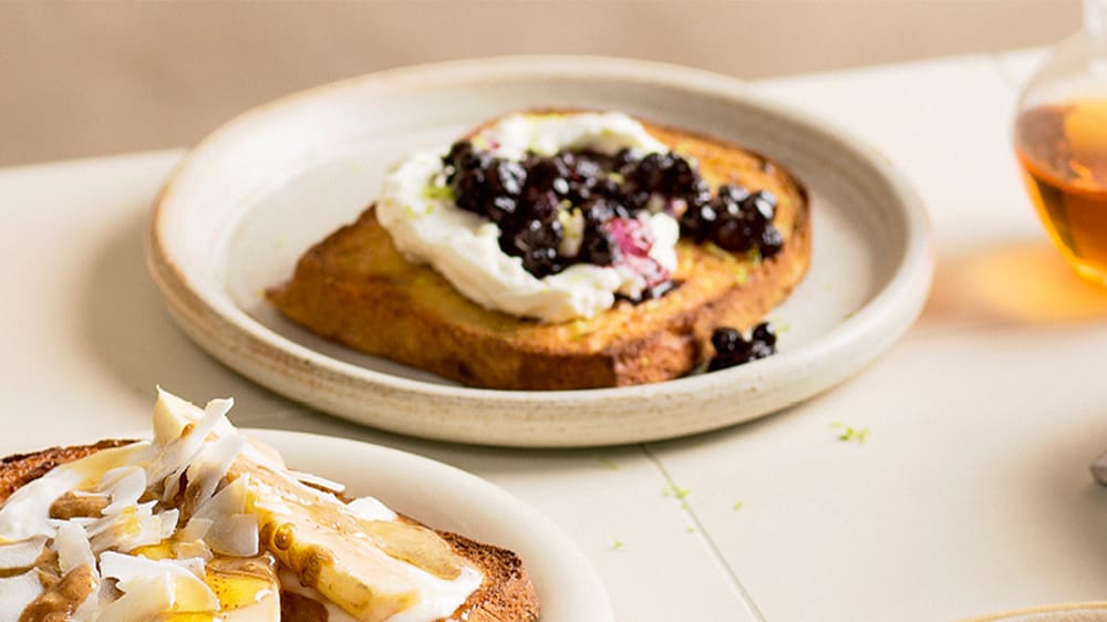 Fattiga riddare med blåbärssylt och mascarponekräm