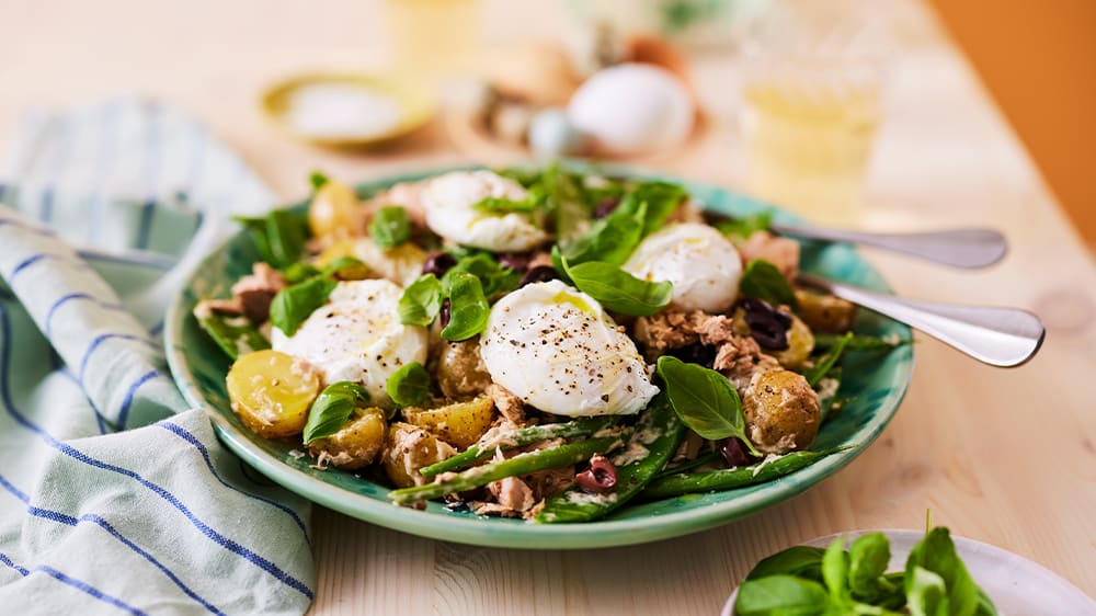 Niçoise-sallad med pocherat ägg 