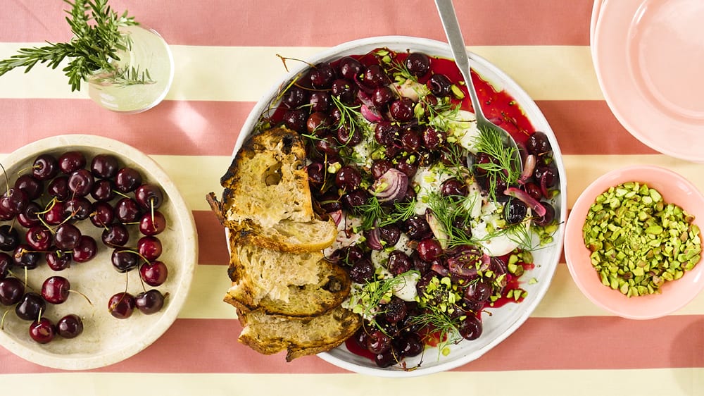 Burrata med honungsbakade bigarråer 