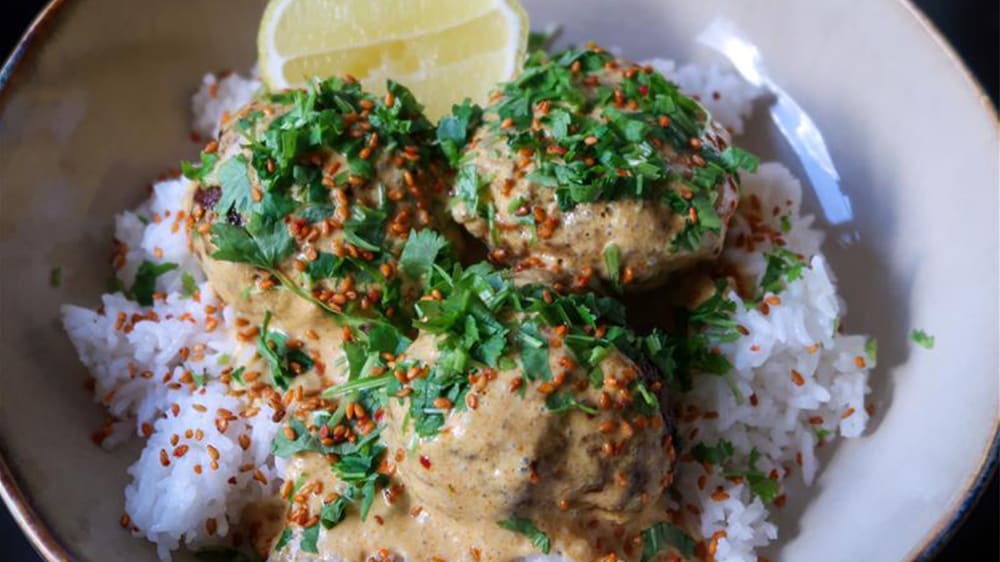 Fyra rätter – samma ingredienser: Snabba thaibiffar i röd curry