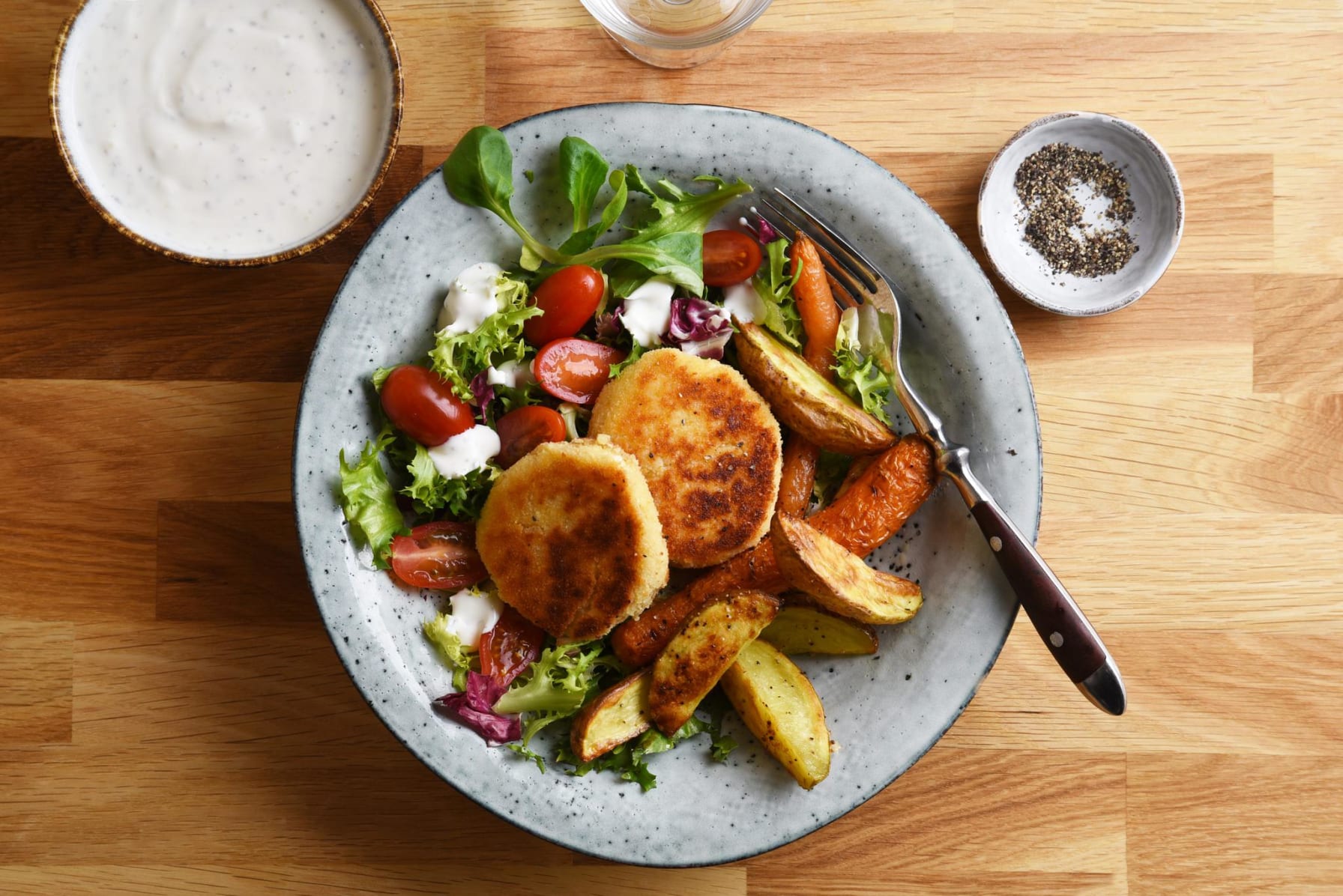 Fetaostbiffar med klyftpotatis