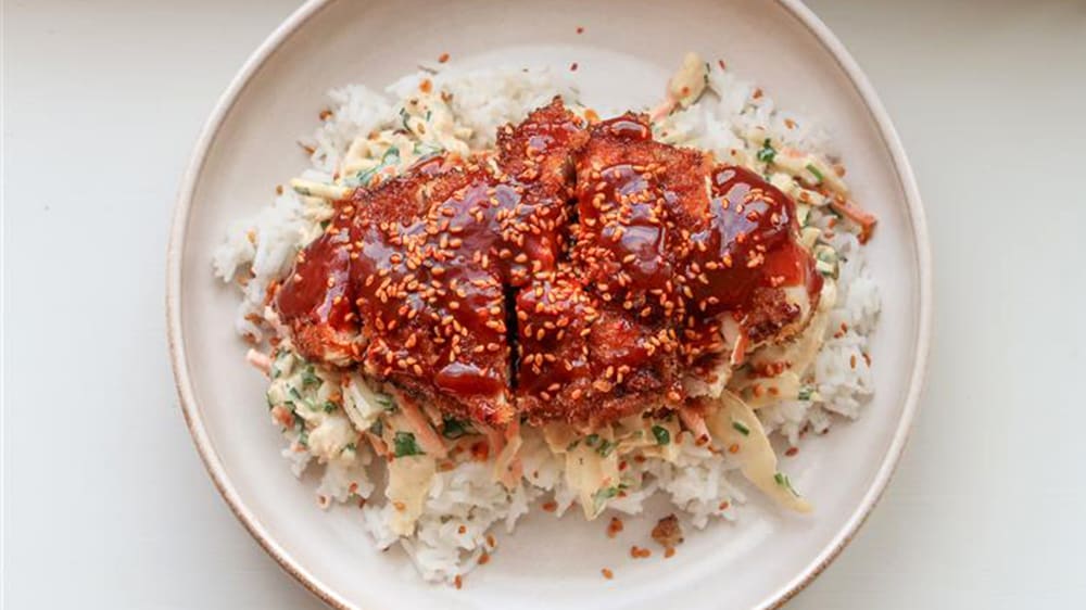 Frasig Chicken Katsu med krämig kålsallad