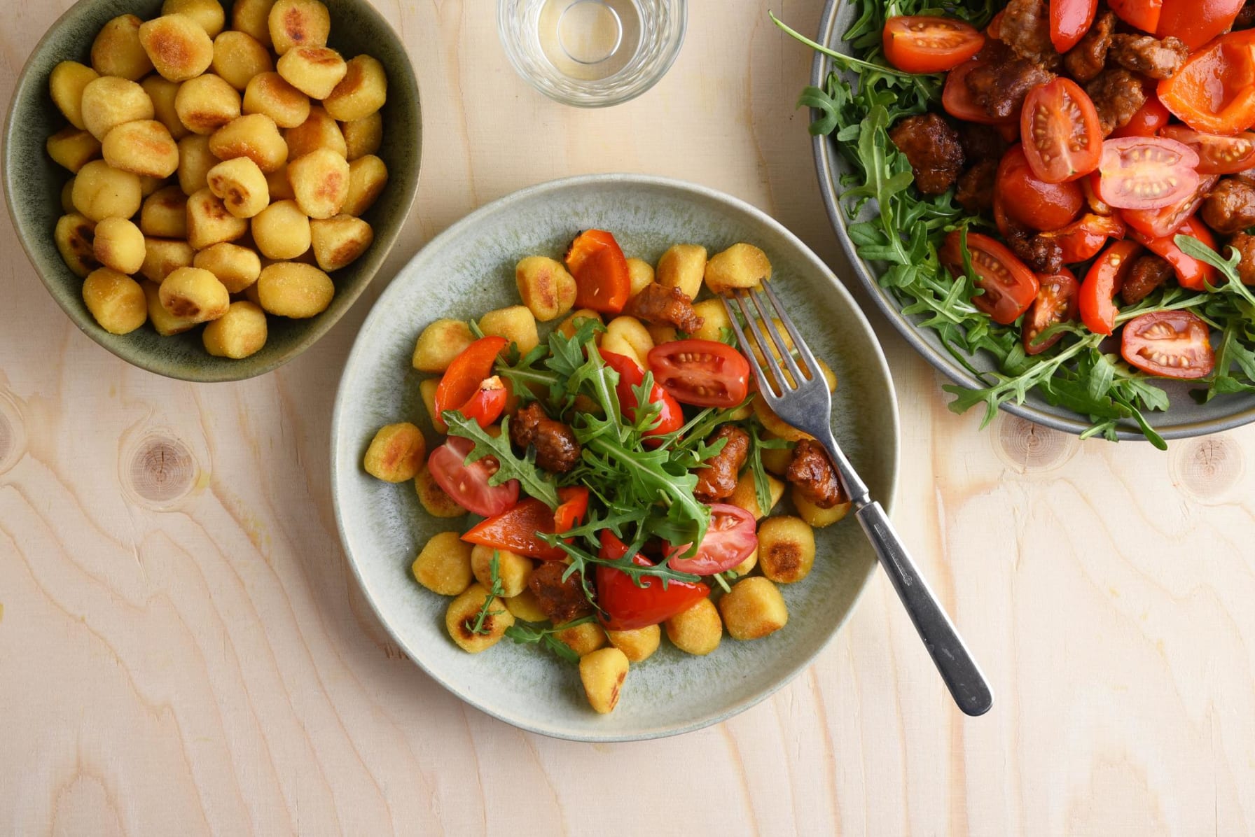 Gnocchi med chorizo, paprika och tomat