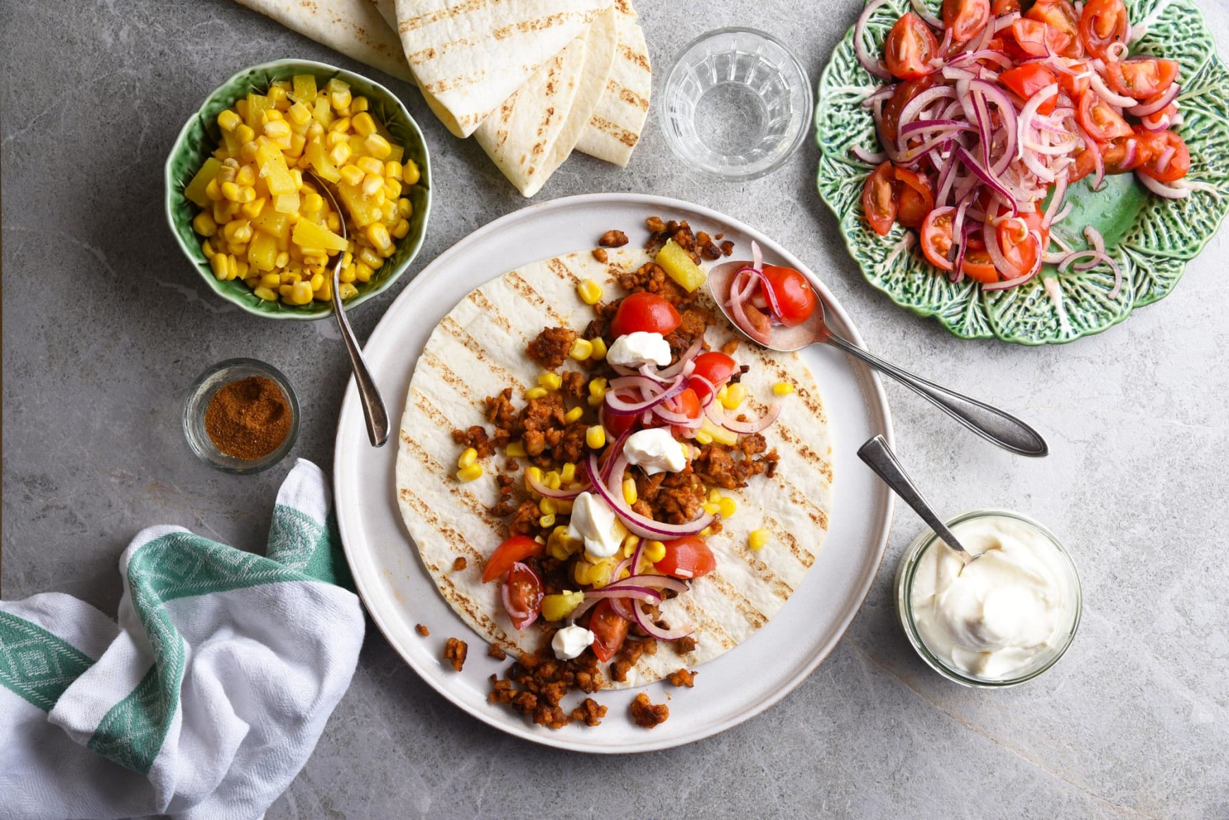 Fisktaco med ananas, majs och limeaioli 