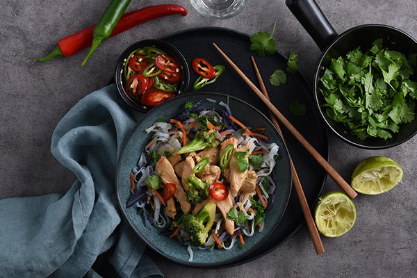 Asiatisk kycklingwok med smak av lime