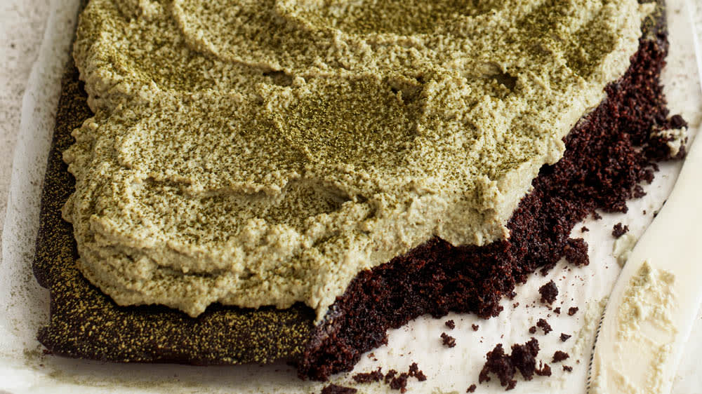 Brownies på mandelmjöl & kokossocker med matcha-mintfrosting