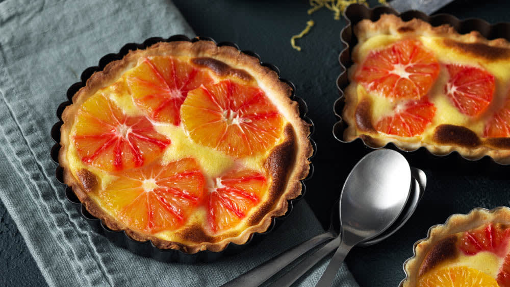 Syrlig halloweenpaj med blodapelsin