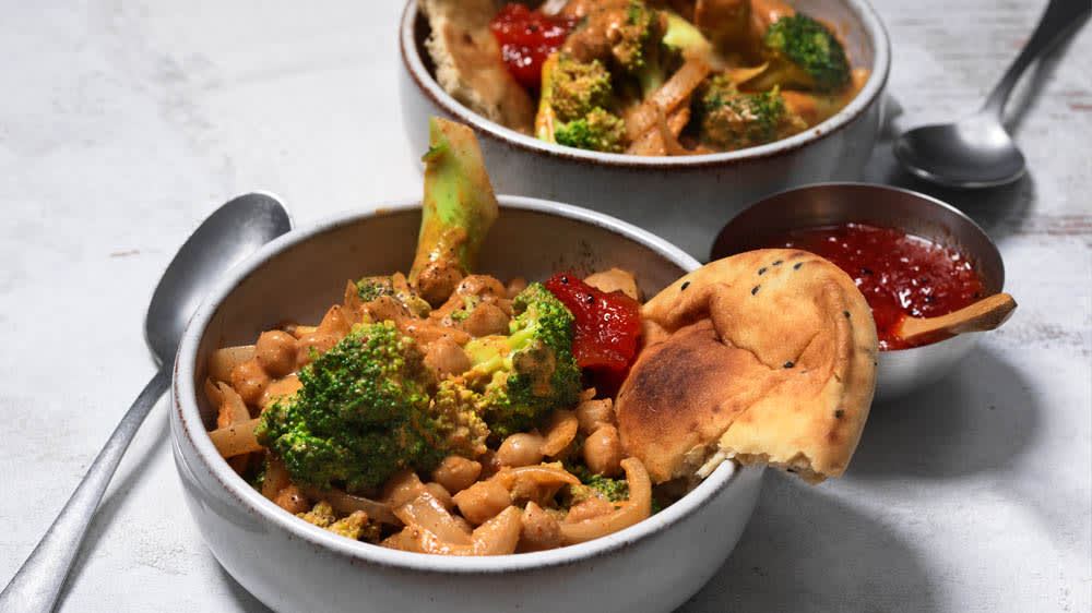 Broccolicurry med naanbröd