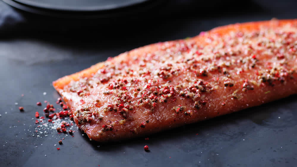 Ingefära- & rosépeppargravad lax