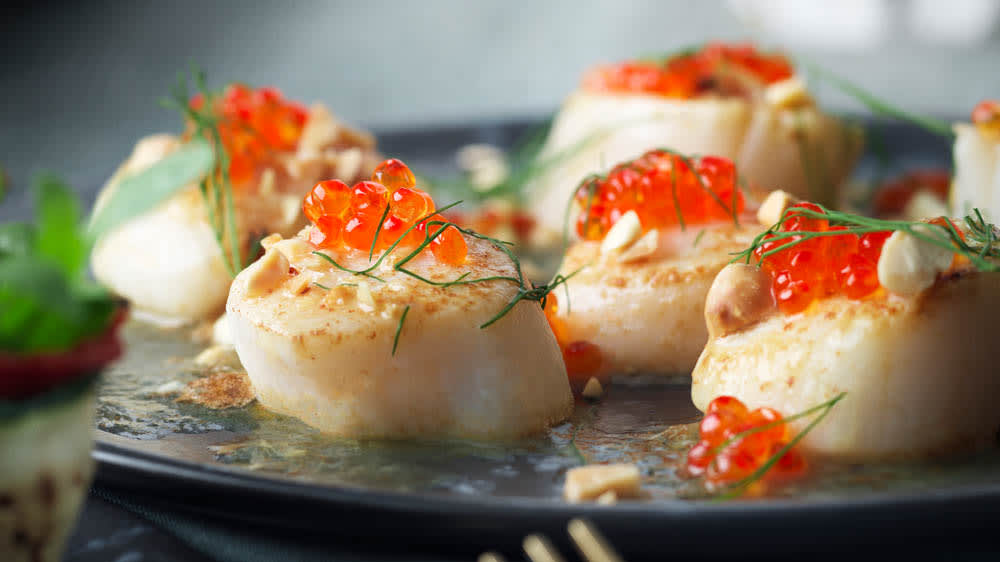 Halstrade musslor med mandelsmör, citron och rom