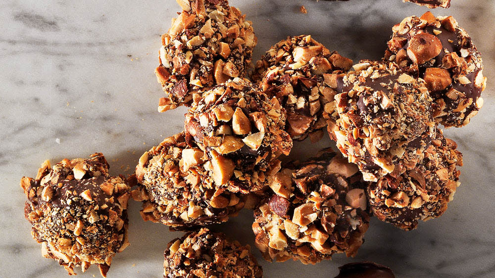 Hallontryffel med hasselnötter