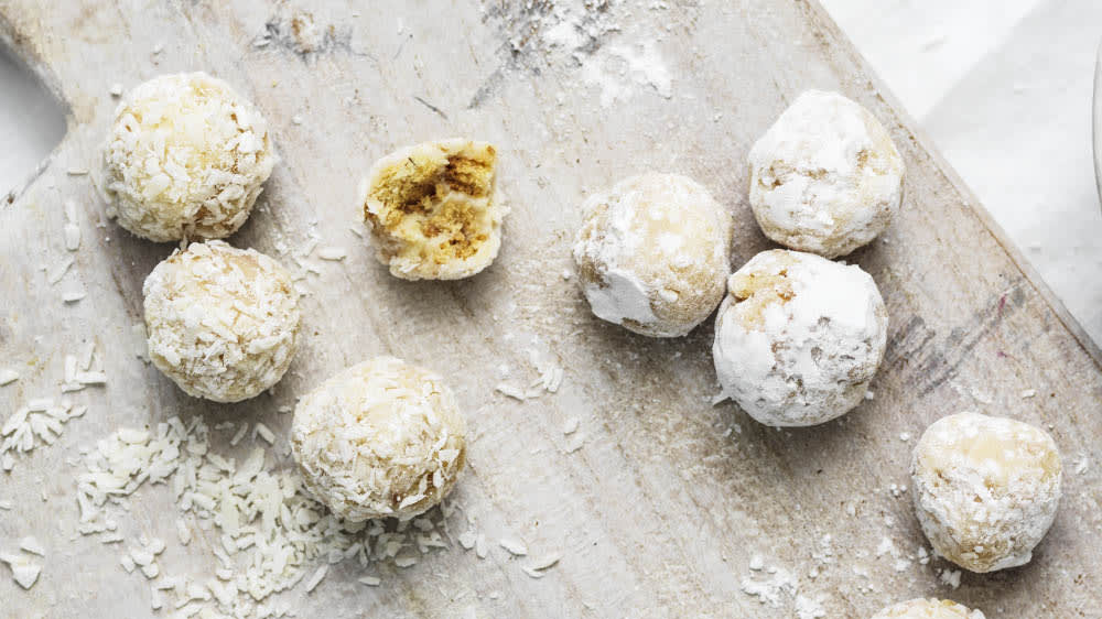 Vit chokladtryffel med kokos och polka