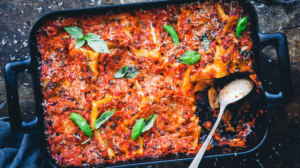 Vegetarisk snabblasagne med kapris och basilika