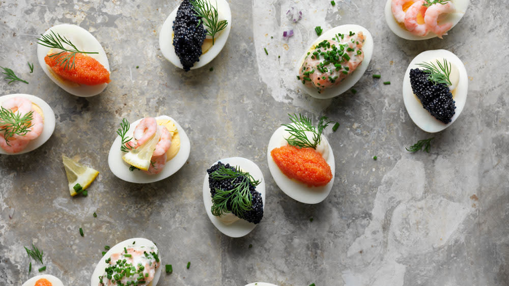 Ägghalvor med olika toppings