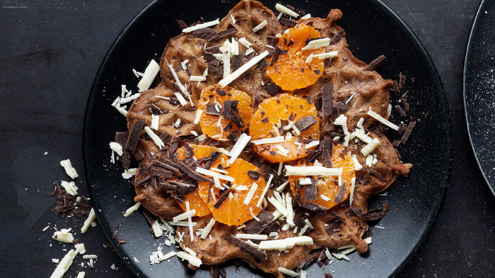 Kakaovåfflor med riven choklad och mandarin