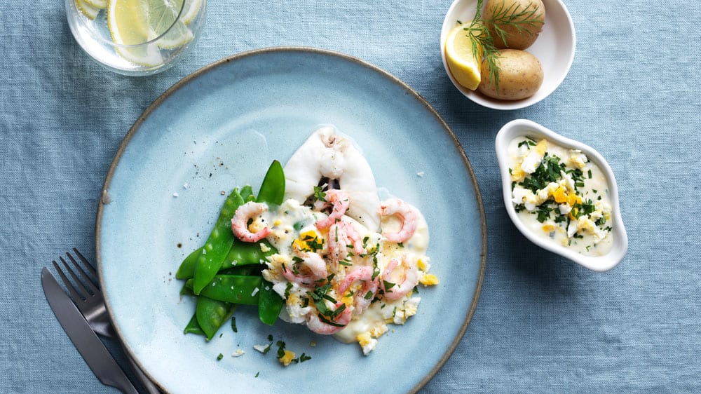 Kokt rimmad torsk med äggsås