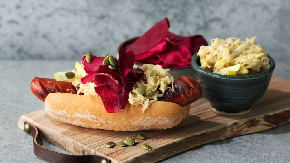 Chorizo med japanese style pickles och senap- & surkålstopping