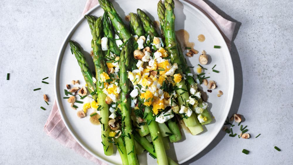 Sparris med ägg & brynt smör