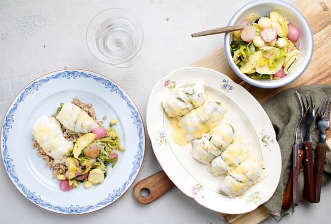 Gratinerade spättarullader med rucolakräm och frästa grönsaker