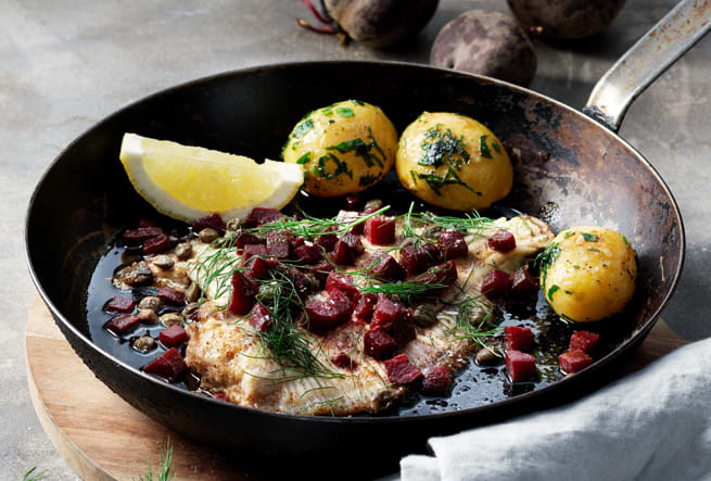 Stekt rödspätta med kapris och rödbetor
