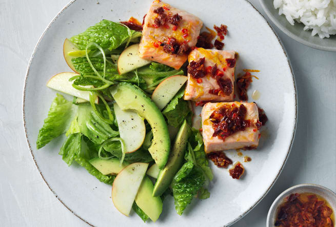 Apelsin- och chililax med avokadosallad