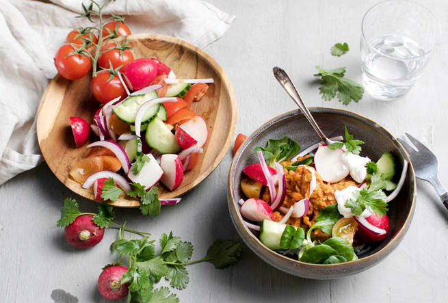 Indisk daal med koriandersallad och yoghurt